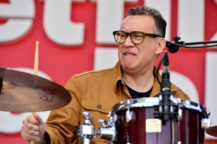 Fred Armisen playing drums at Netflix is a Joke.