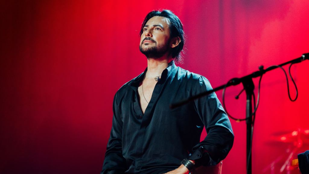 Beto Cuevas – Acustico