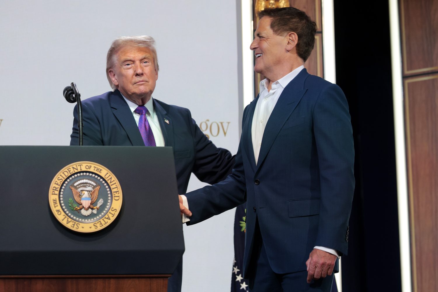 Donald Trump and Mark Cuban at the White House