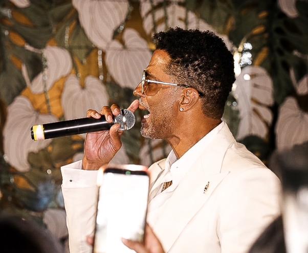 Eric Benet played an intimate set at Winsome Prime Friday night.