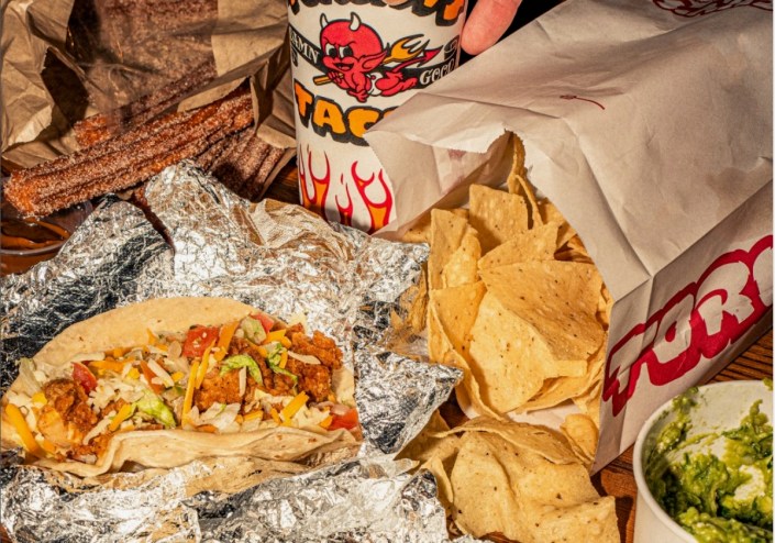 Torchy Taco's chips and tacos