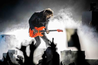 Dallas Guitarist Justin Lyons knows that home is where the heat is turned up