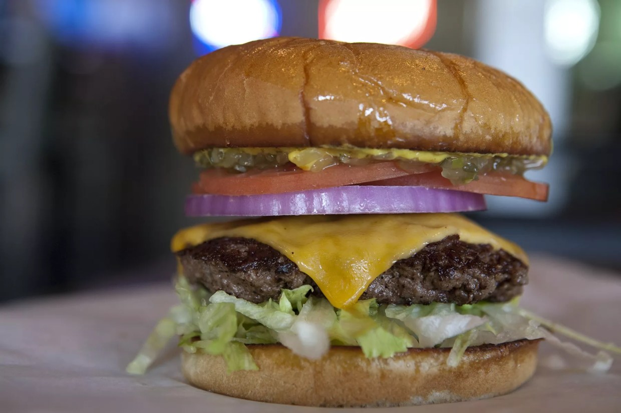 After Nearly a Decade, Maple & Motor Is Still One of Dallas’ Best Burgers