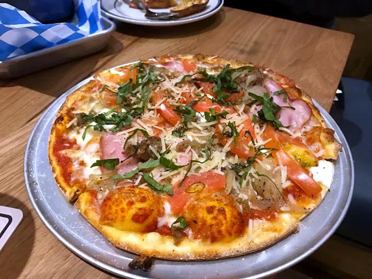 100 Favorite Dishes, No. 28: Thin Crust Pizza (And a Growler) at Heritage Pizza