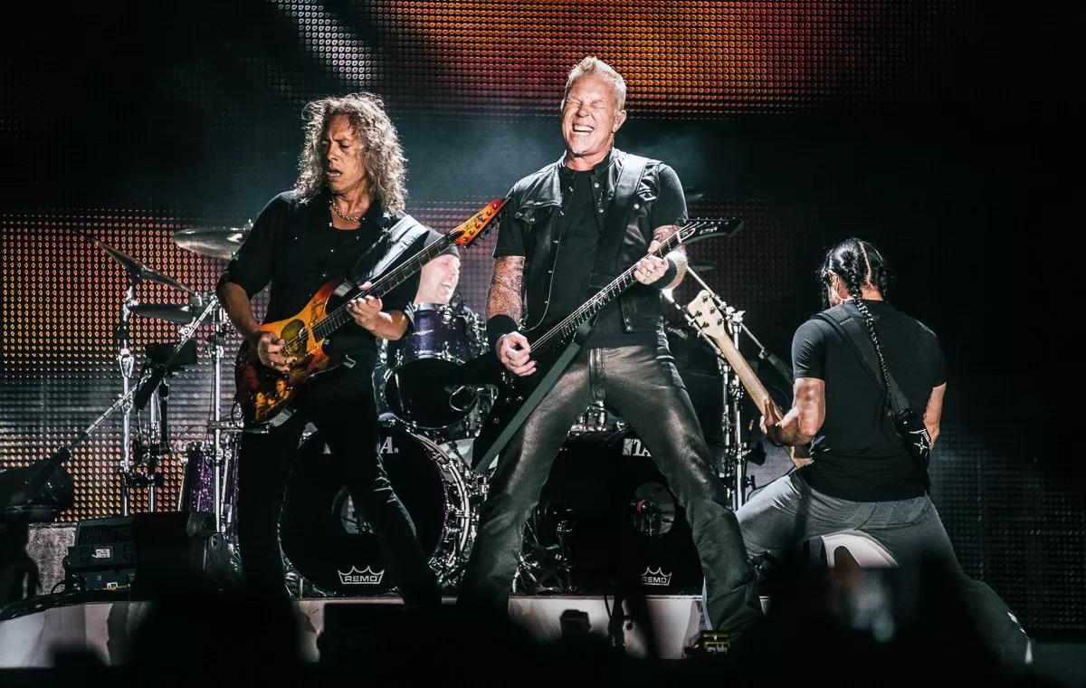 Metallica Learns to Live in the Shadow of its History at AT&T Stadium