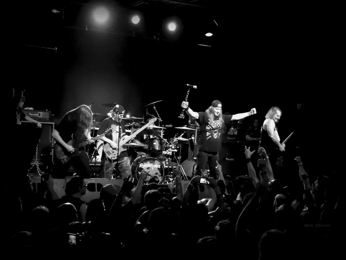 Fort Worth Bar The Rail Club Announces It Will Reopen Despite Ban