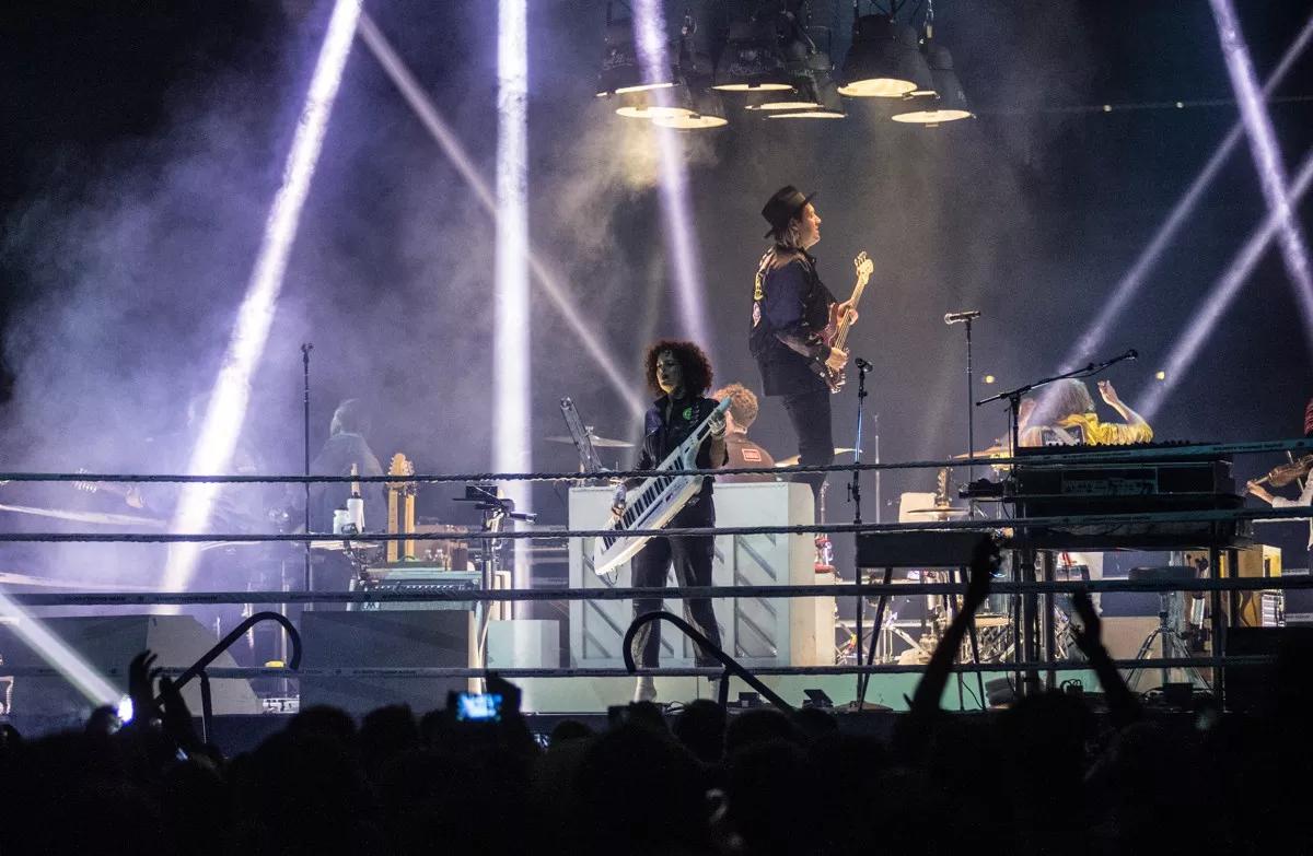 Arcade Fire Did Its Best to Fight Its Way Into the Mainstream at Arena Show