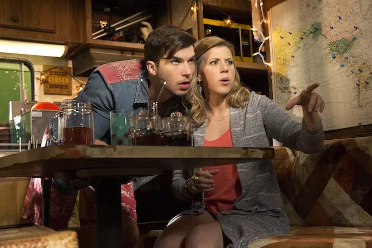 Dallas Actor Who Plays Jimmy Gibbler on <i>Fuller House</i> Shares Why the Reboot Works