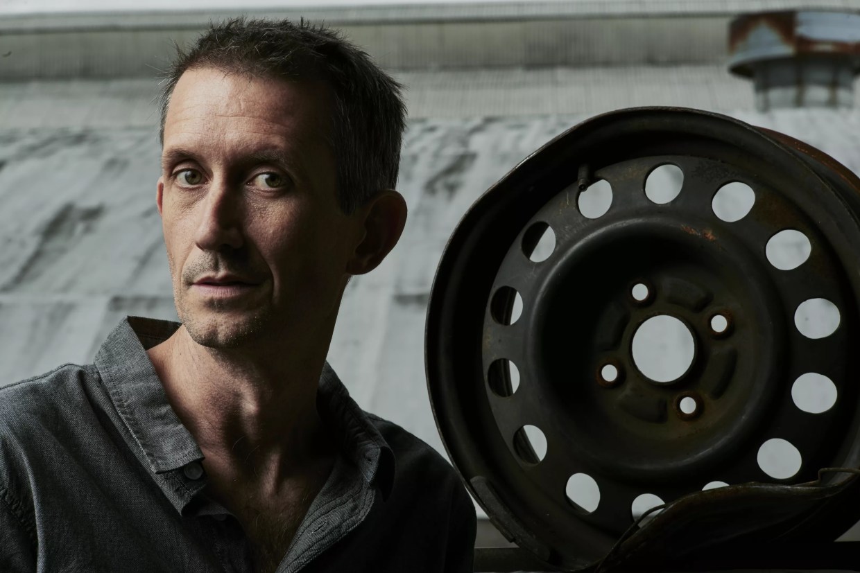 How Dallas Alt-Country Musician Ronnie Fauss Learned to Love the Stage