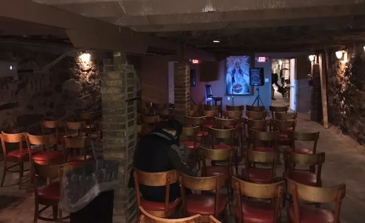 J&J’s Pizza Attracts Small But Enthusiastic Crowd for Impromptu First Show Back