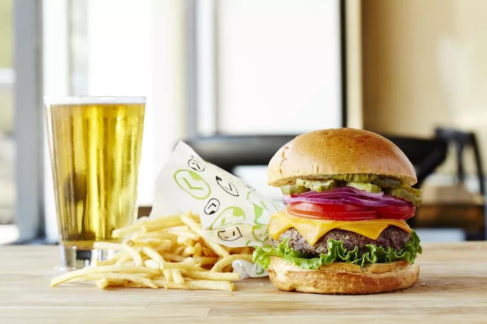 Dallas Burger Franchises That Are (and Are Not) Worth Their Salt