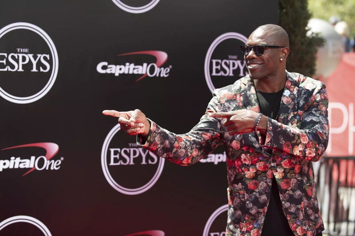 Terrell Owens Says Y’all Can Just Keep Snacking
