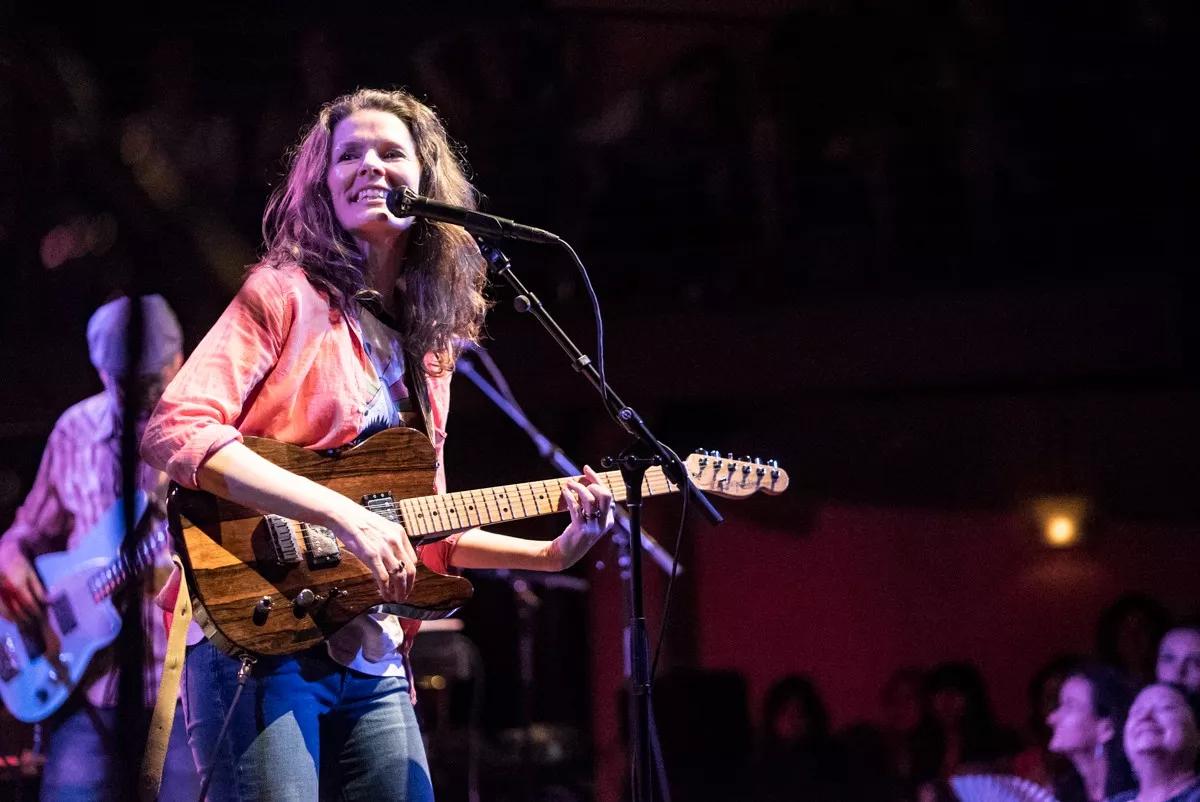 Music News: Iggy Azalea and Edie Brickell Highlight the New List of Shows