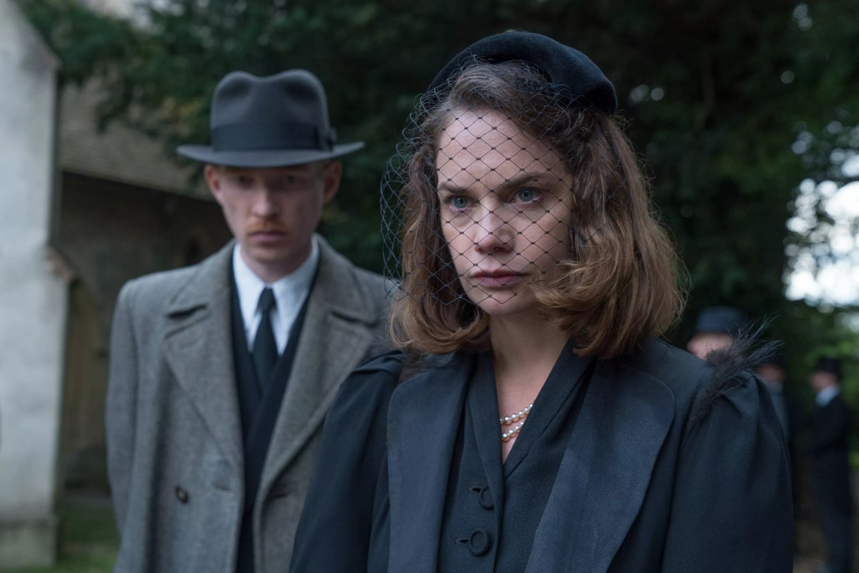 Lenny Abrahamson’s Gothic Drama <i>The Little Stranger</i> Refuses to Satisfy