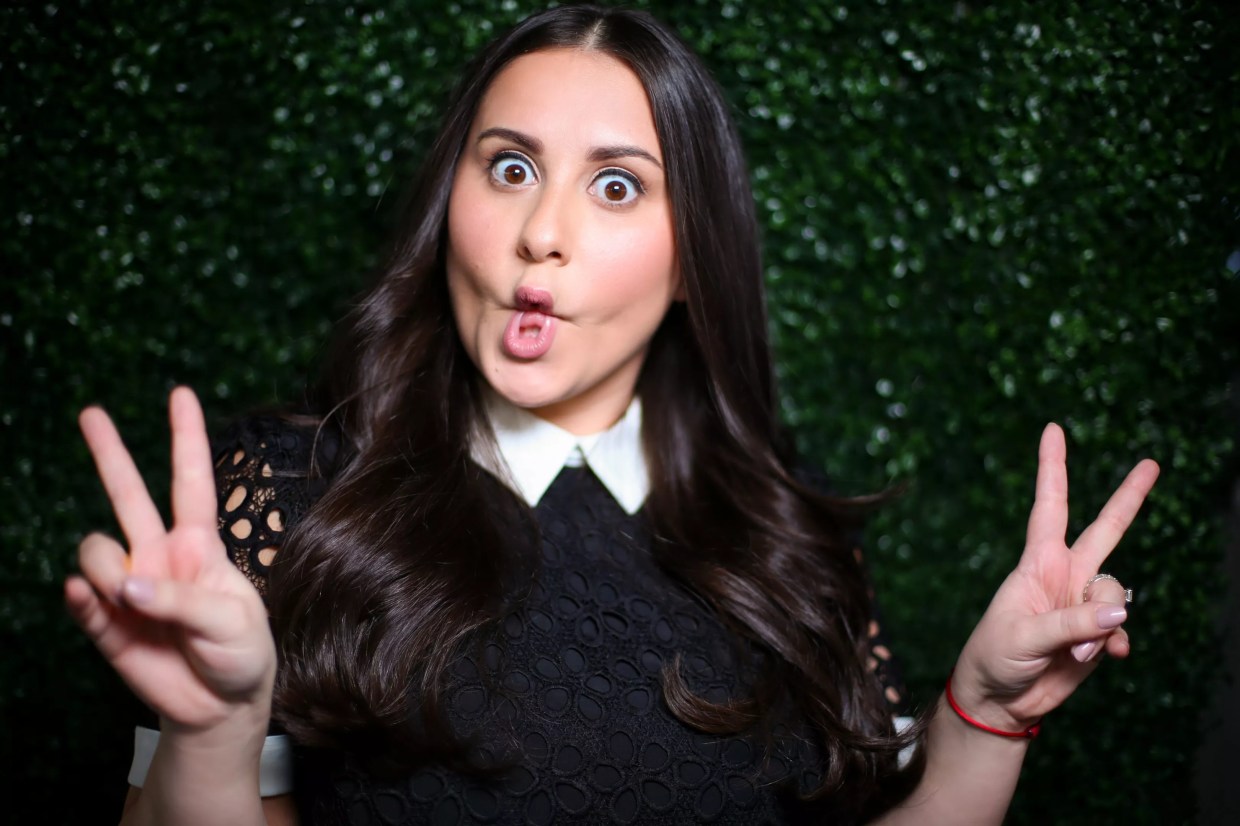 Girl With No Job Plans To Get To Know Dallas Before She Jokes About Us