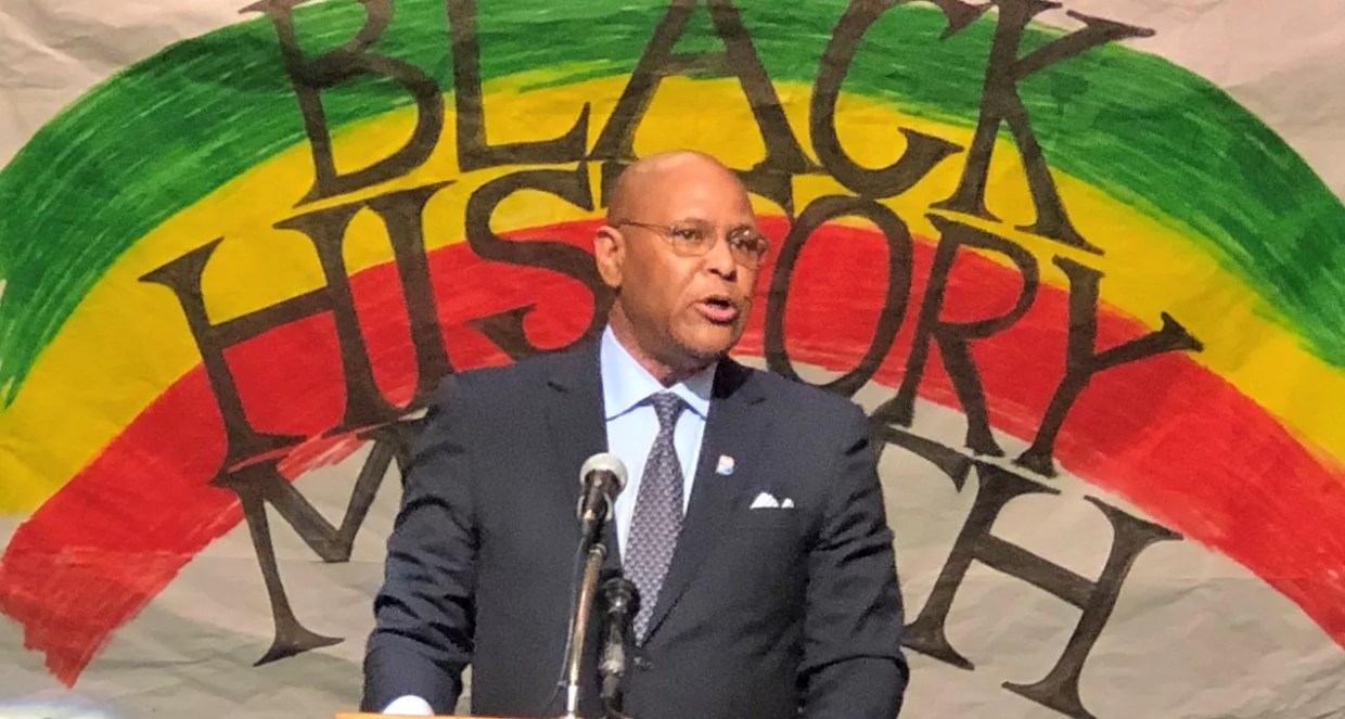 Early Take on Mayor’s Race: Two Real Contenders, Lotta Stooges