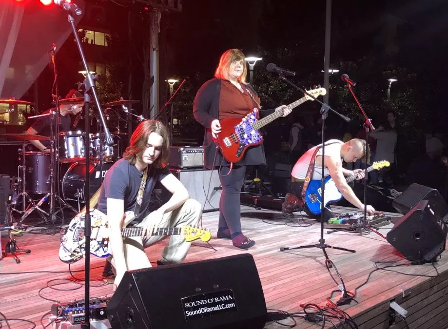 Radio UTD Local Music Director Hosts Her Last Pseudo Stereo Showcase Before Graduating