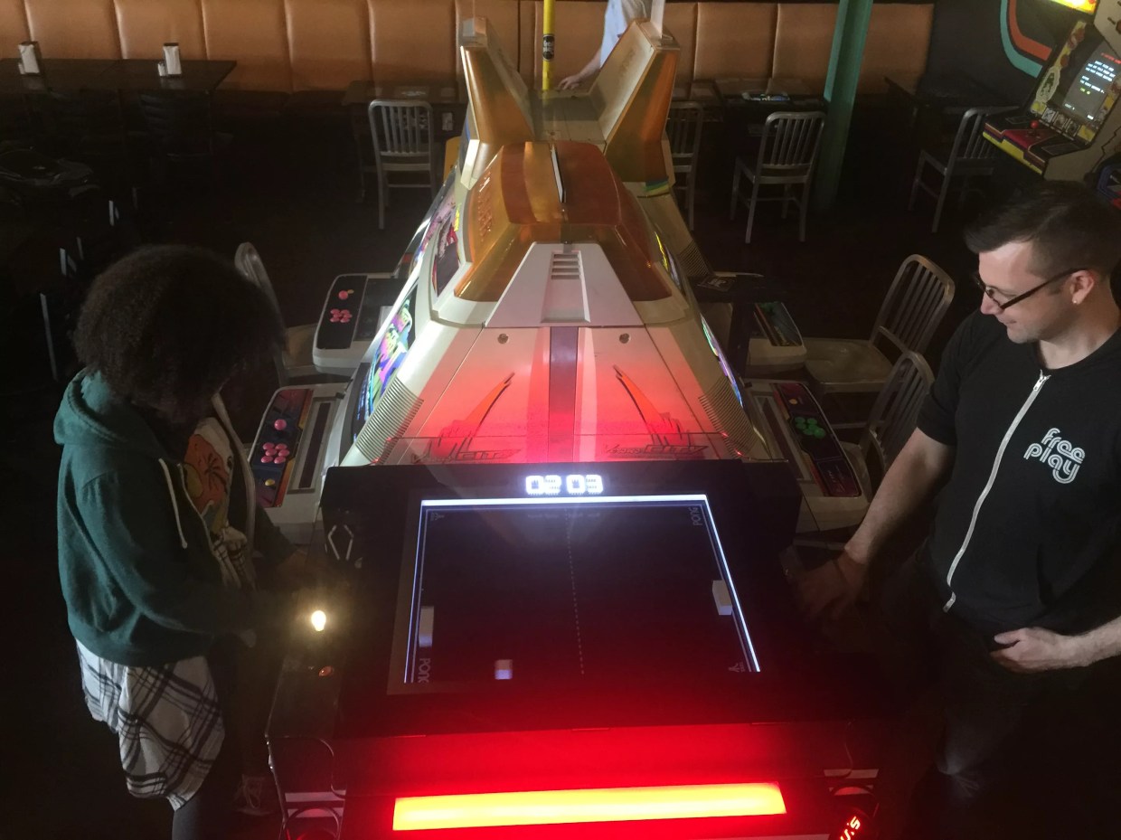 Free Play Arcade Scores One of the First 3D <i>Pong</i> Machines Released to the Public