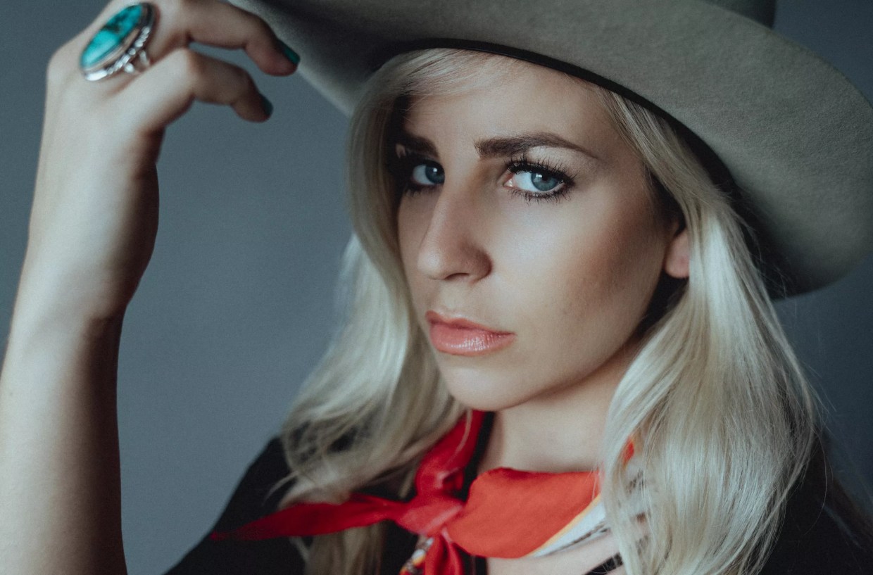 Elaina Kay Is Ready to Express Herself in an Album Produced by Paul Cauthen