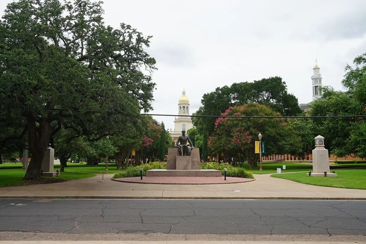 Former Baylor Professor Sues University, Claims Anti-Male Bias
