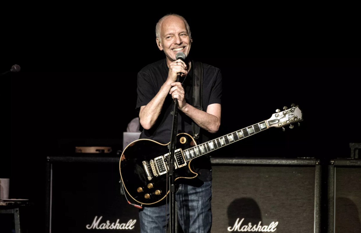 Peter Frampton Says Farewell to DFW in a Concert Filled with a Moving Show-and-Tell