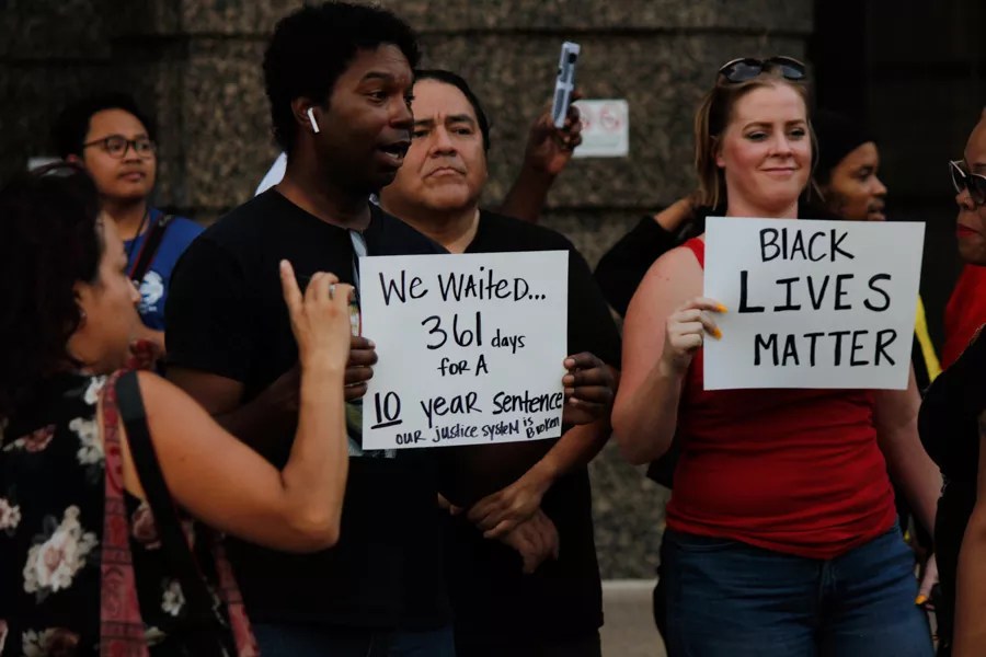 Protesters March Through Downtown Dallas, Storm Courthouse After Guyger Sentencing