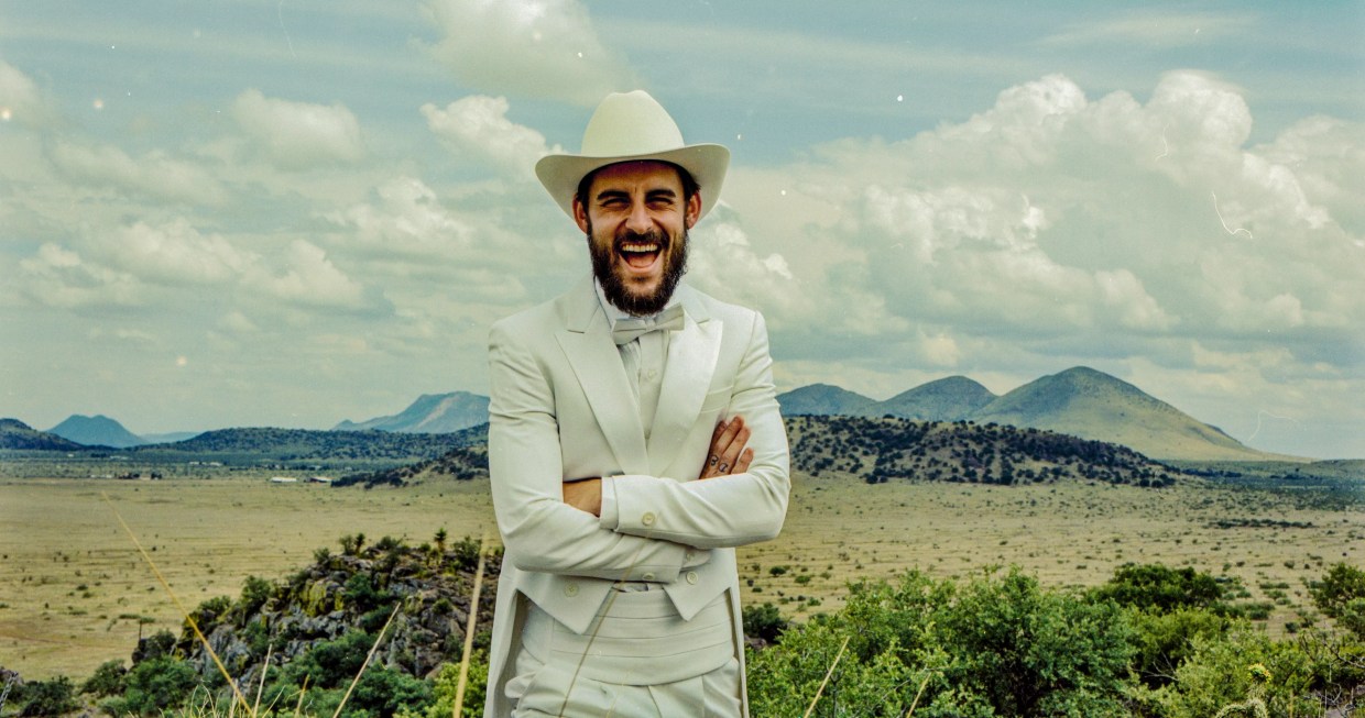 Texas Musician Robert Ellis Is an Honorary Cowtown Citizen Who’d Rather Record in Fort Worth