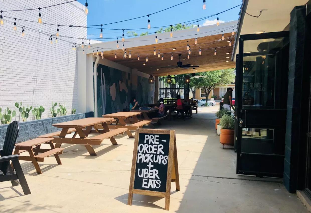 Closing and Opening News for Restaurants