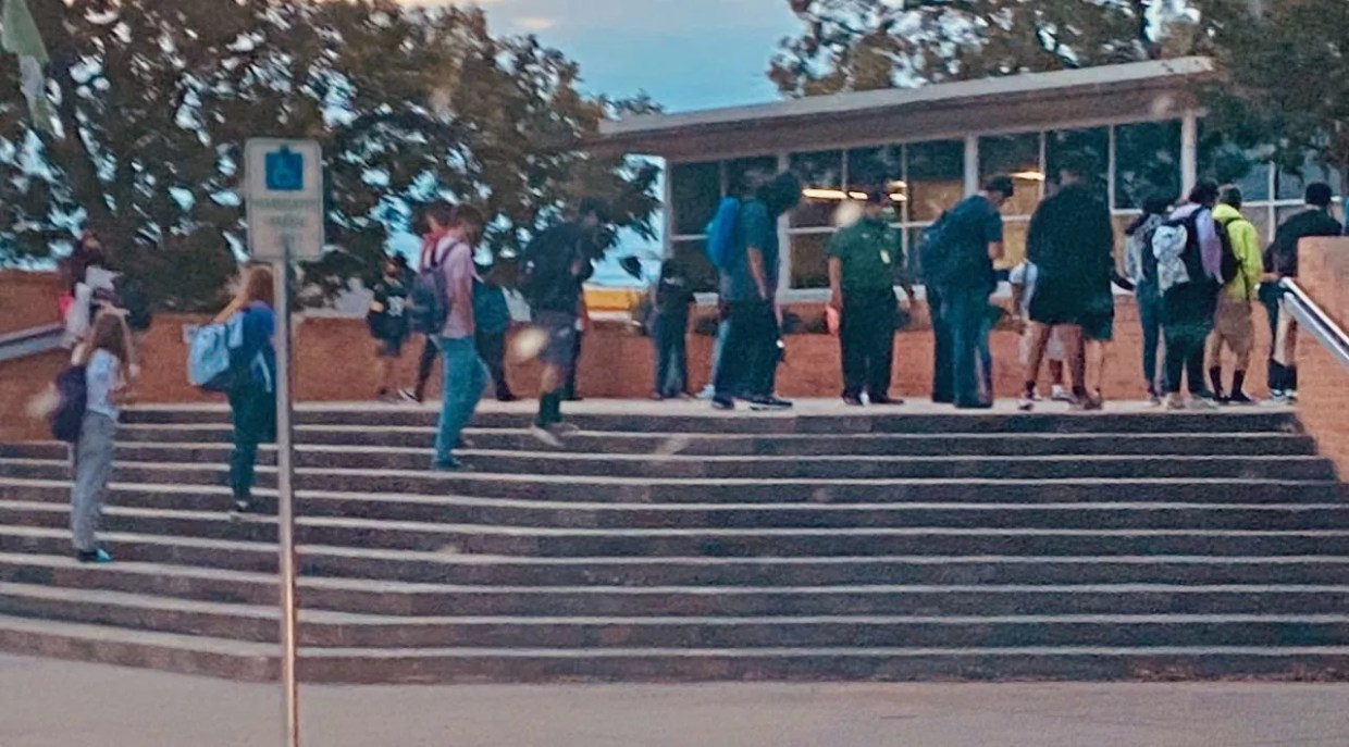 As Dallas ISD Welcomes More Students Back, COVID-19 Cases Trend Up