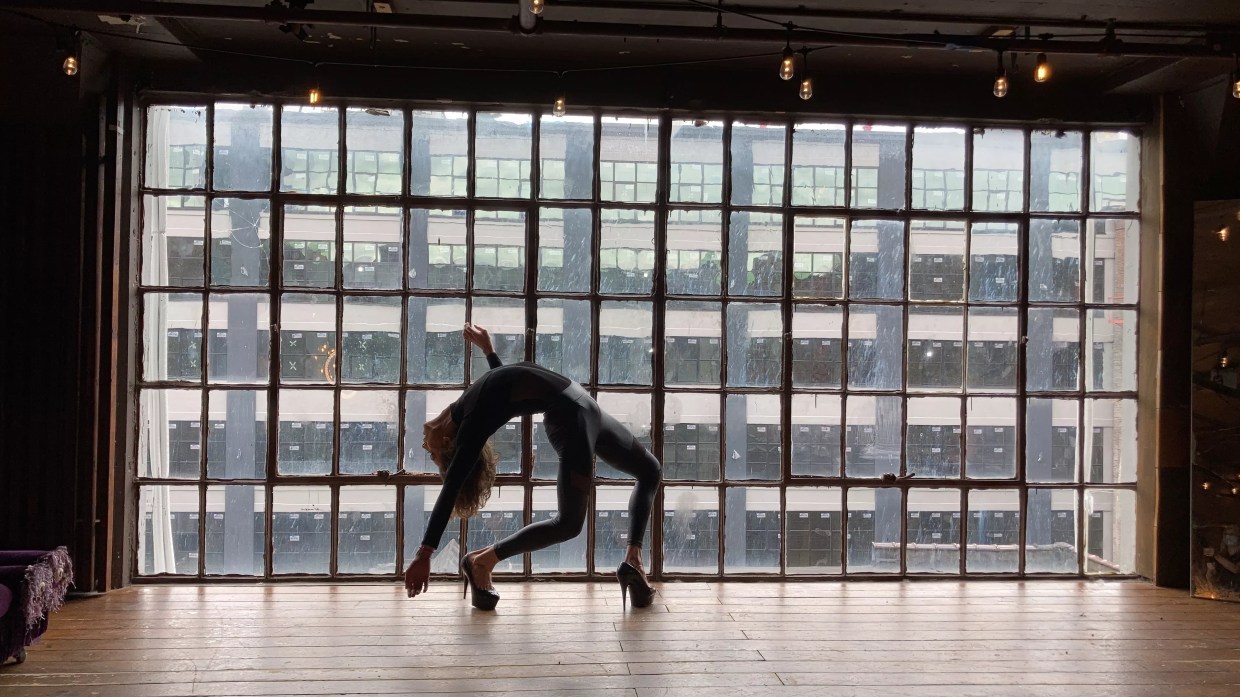 6 Songs for Your Lonely Holiday Party of One