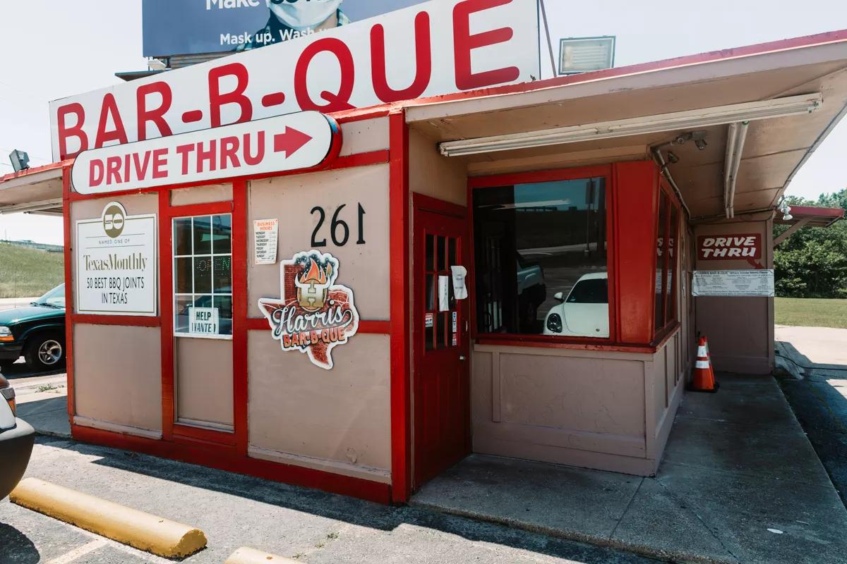 Harris Bar-B-Que Blesses Cedar Hill With Their Smokey Greatness