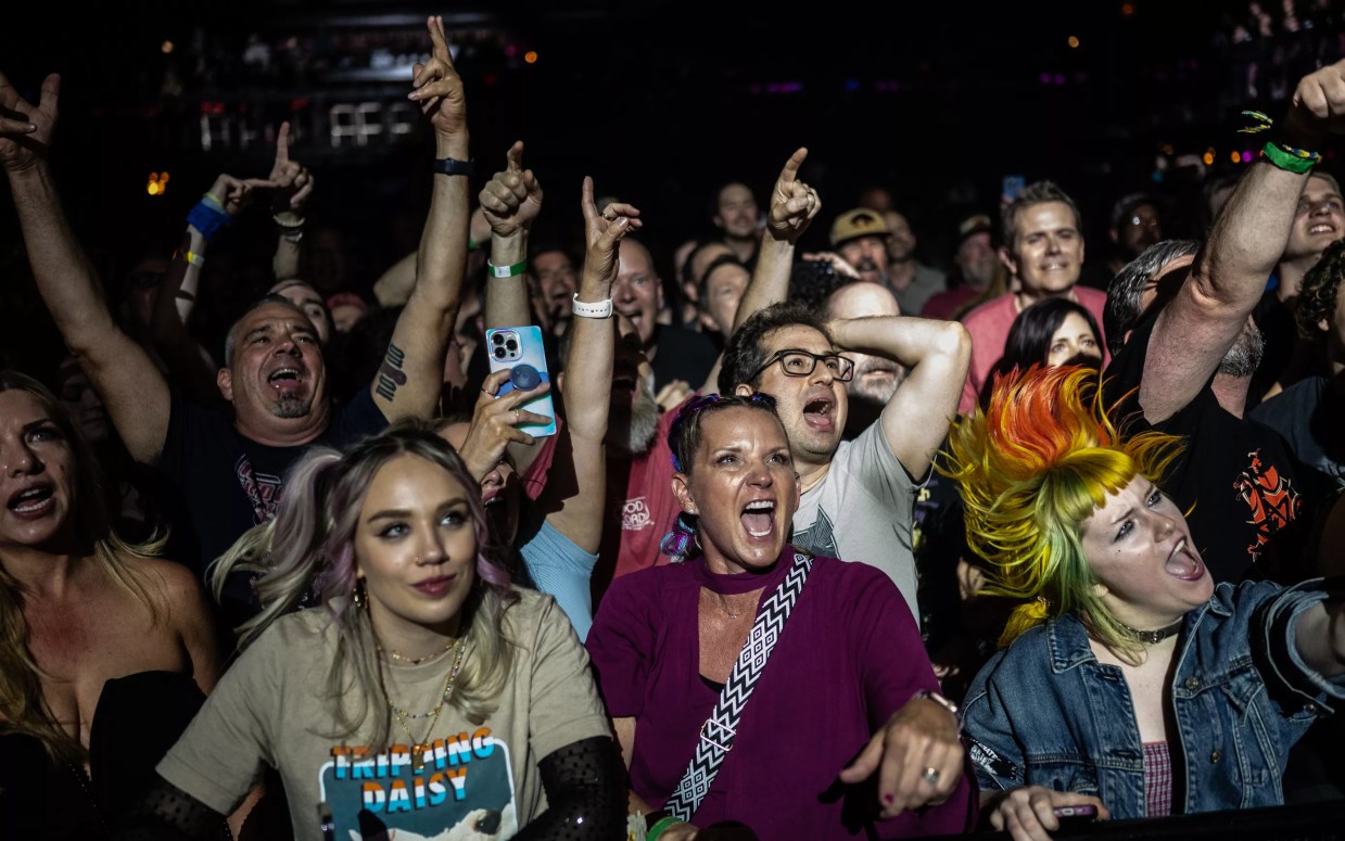 The crowd going wild for Tripping Daisy on June 29.