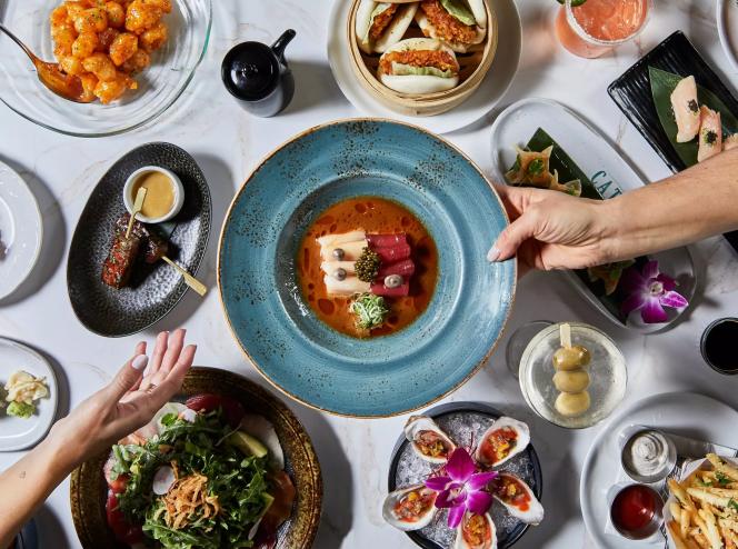 catch tablescape