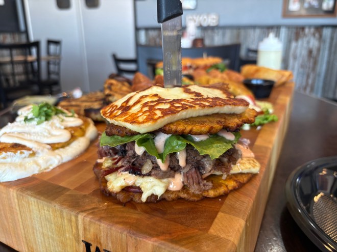 patacon sandwich at burnt bbq