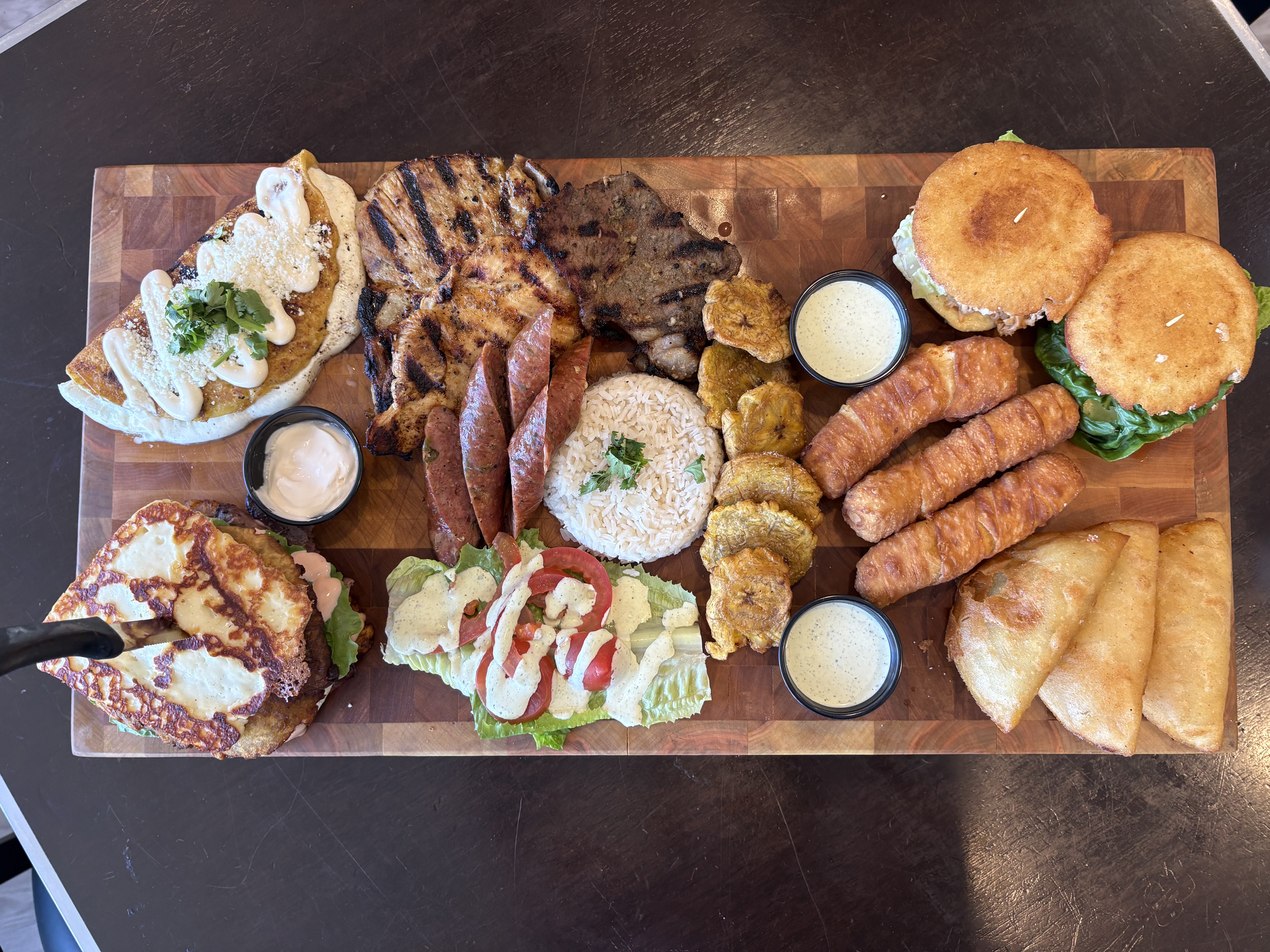 a platter of Venezuelan bbq at burnt bbq