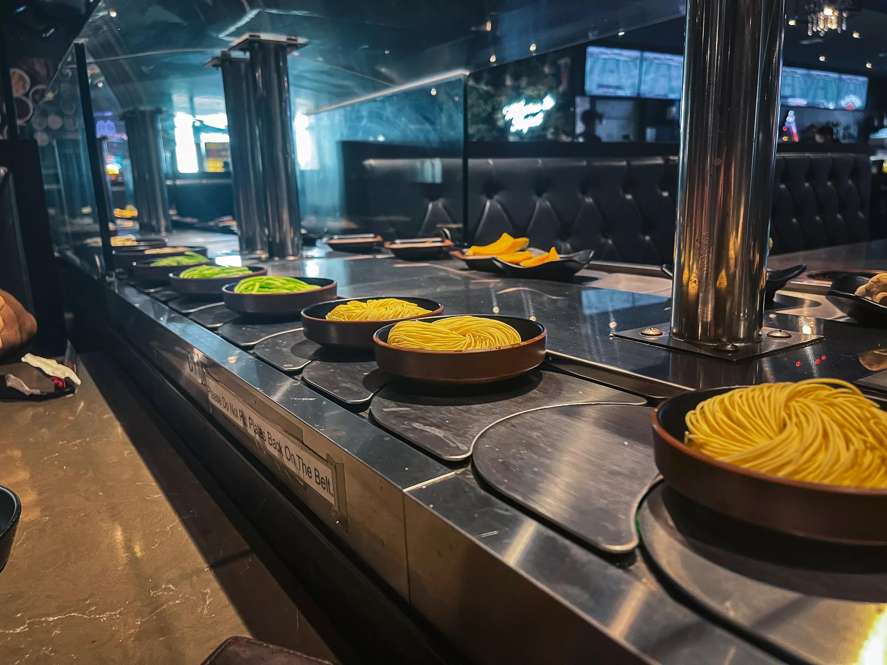 The hotpot conveyor belt bar